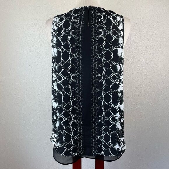 Violet + Claire Sleeveless Blouse Top Size L EUC - Picture 4 of 6